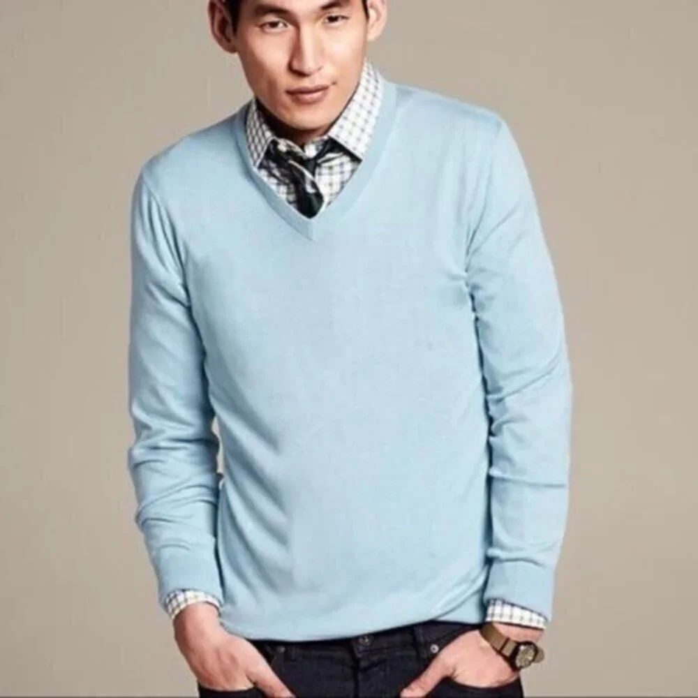 Banana Republic Men's Silk Cashmere V-neck Sweater